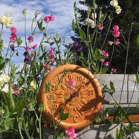 Roth Ach Bed & Breakfast Avoch Bagian luar foto