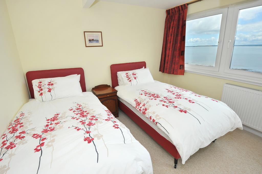Roth Ach Bed & Breakfast Avoch Ruang foto